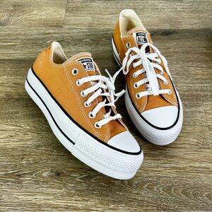 Converse | Chuck Taylor Lift Platform Sneakers NEW Size 6.5